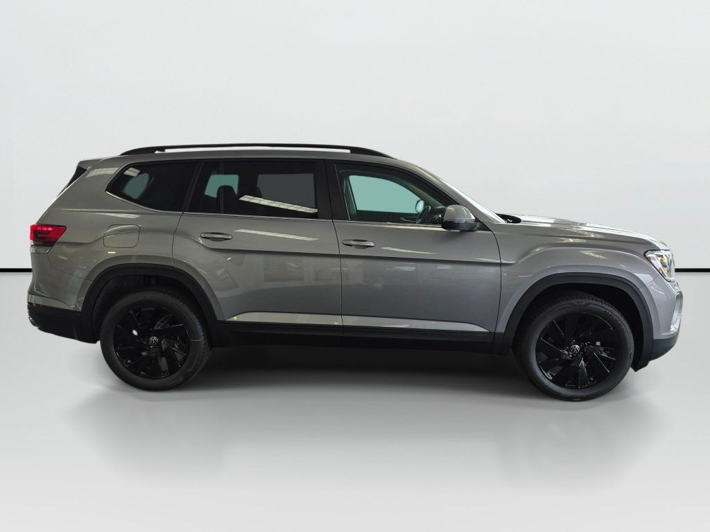 New 2026 Volkswagen Atlas SE AWD/4WD image 2