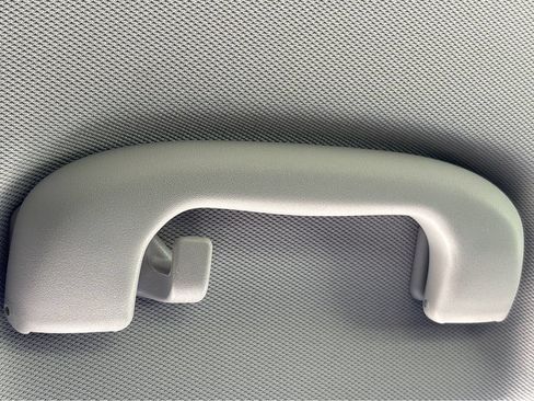 Used 2025 Chevrolet Trax LT FWD image 32
