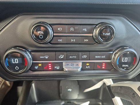 Certified 2023 Ford Bronco Outer Banks w/ Sasquatch Package AWD/4WD image 24