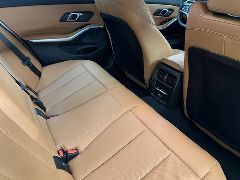 Used 2025 BMW 330i Sedan w/ Convenience Package image 29