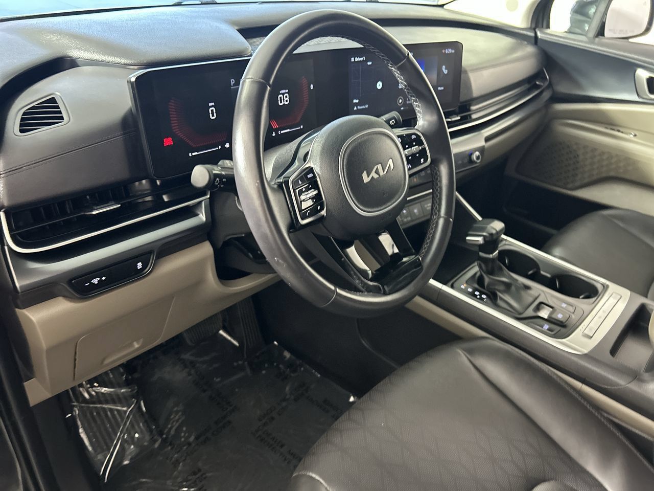 Used 2026 Kia Carnival FWD image 12