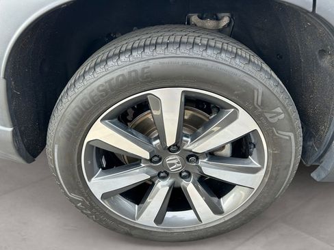Used 2025 Honda Pilot Touring image 14