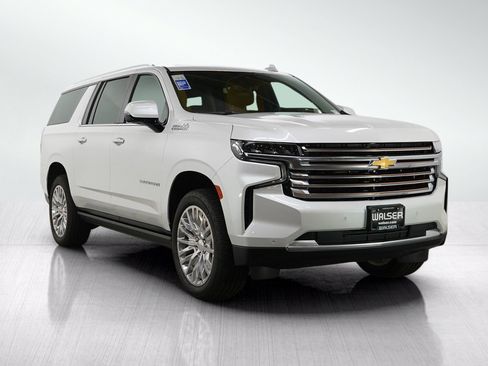 Used 2023 Chevrolet Suburban High Country AWD/4WD image 7