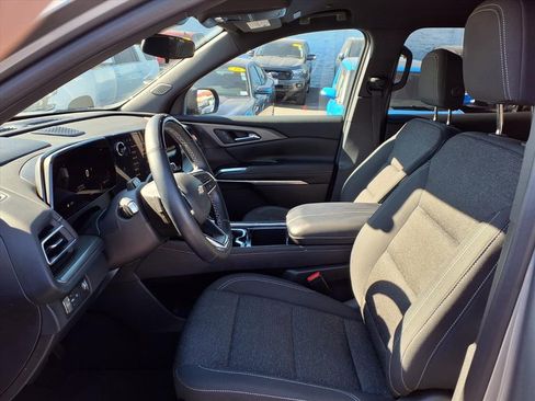 Used 2025 Chevrolet Traverse LT w/ Enhanced Driving Package image 15