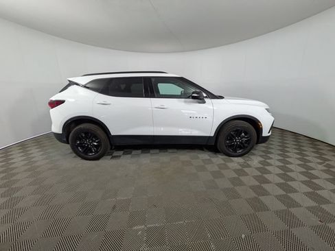 Used 2021 Chevrolet Blazer LT FWD image 3