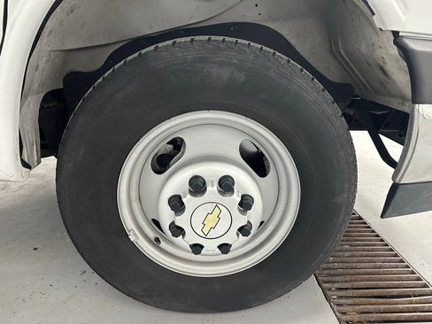 Used 2022 Chevrolet Express 3500 Work Van w/ Power Convenience Package image 43