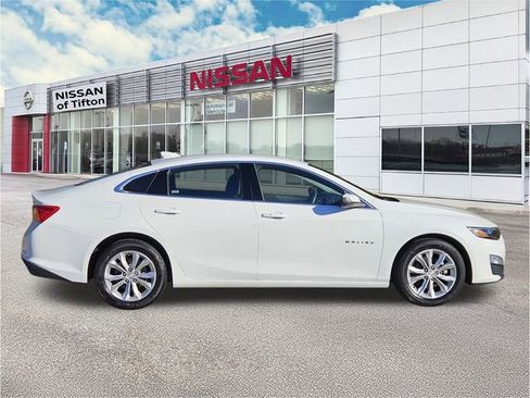Used 2024 Chevrolet Malibu LT image 3