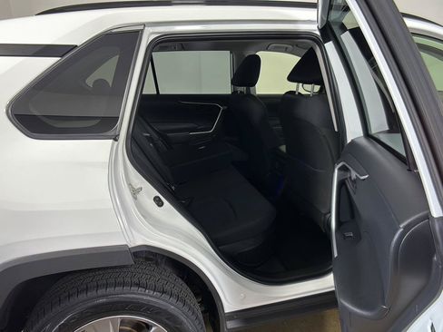 Used 2025 Toyota RAV4 LE AWD/4WD image 16