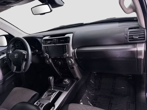 Certified 2022 Toyota 4Runner SR5 AWD/4WD image 30