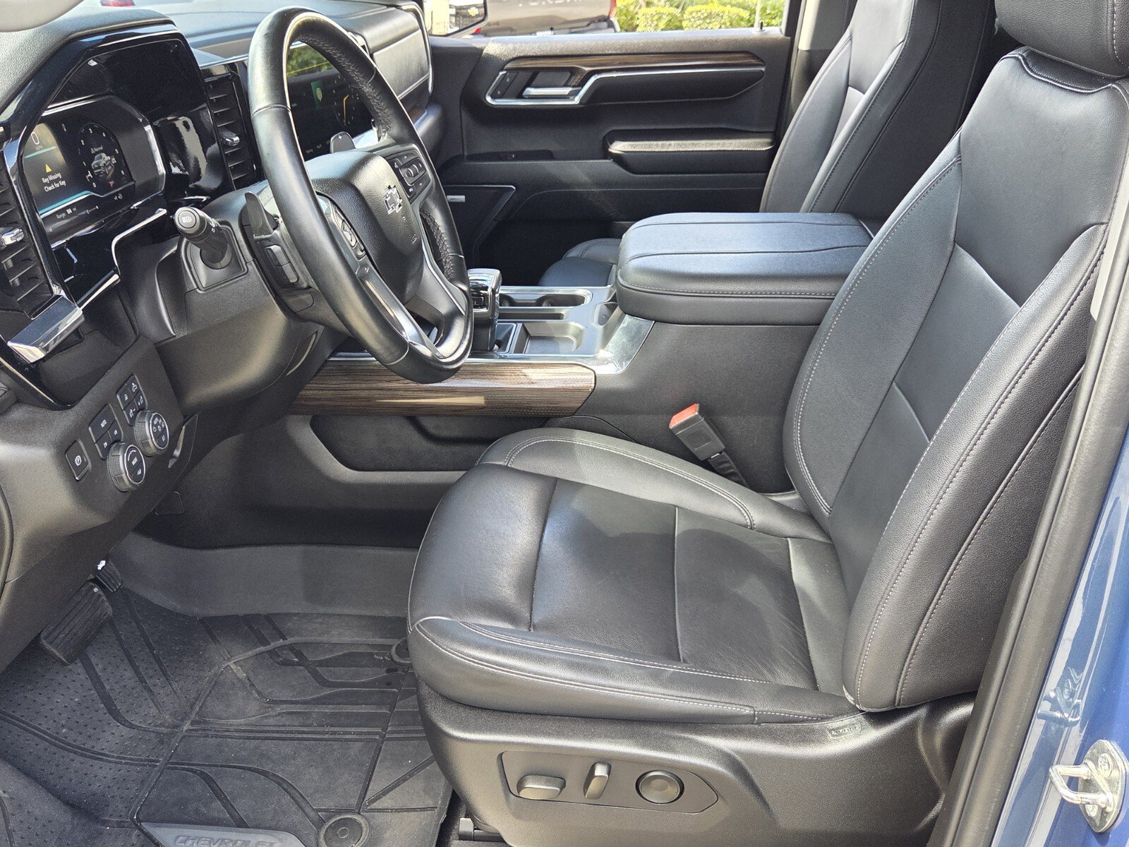 Used 2024 Chevrolet Silverado 1500 RST w/ RST All Star Premium Package AWD/4WD image 4
