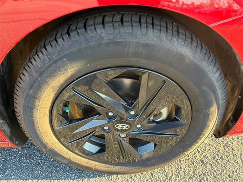 Used 2021 Hyundai Elantra SEL w/ Cargo Package image 12