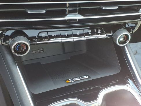 New 2026 Chevrolet Traverse Z71 w/ Enhanced Driving Package image 21