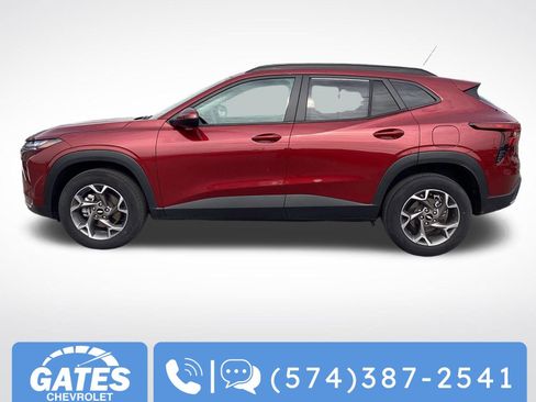 Used 2025 Chevrolet Trax LT image 10