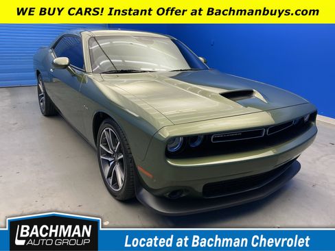 Used 2023 Dodge Challenger R/T RWD image 1