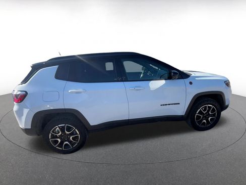 Used 2025 Jeep Compass Trailhawk image 16