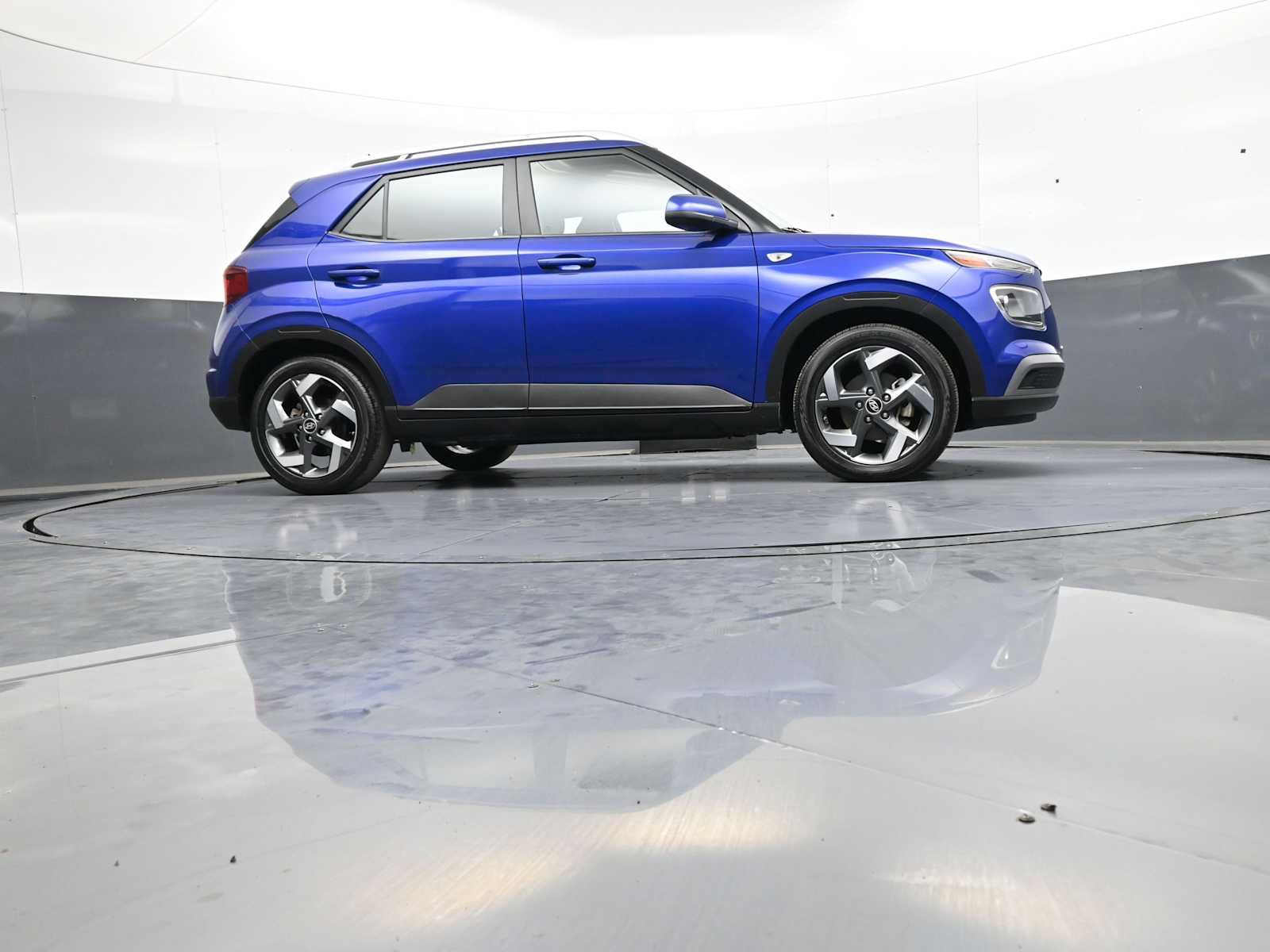 Certified 2023 Hyundai Venue SEL w/ Cargo Package FWD image 27