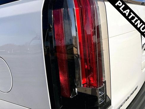 Used 2019 Cadillac Escalade ESV Platinum image 33