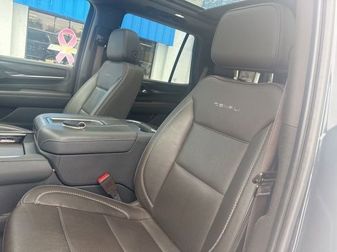 Used 2021 GMC Yukon Denali w/ Advanced Technology Package image 36