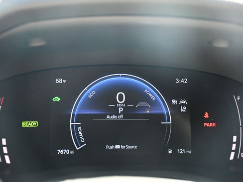 Certified 2025 Toyota Camry SE image 11