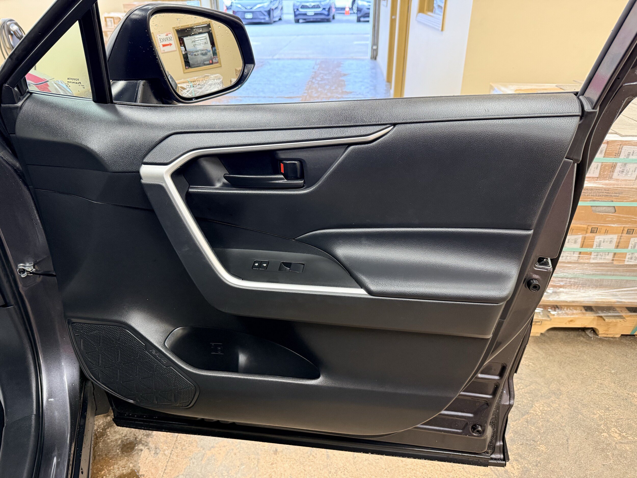 Used 2024 Toyota RAV4 LE AWD/4WD image 17