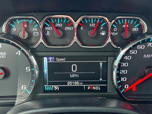 Used 2018 Chevrolet Silverado 1500 LT image 16