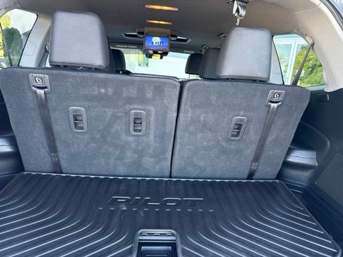 Used 2022 Honda Pilot Touring image 16