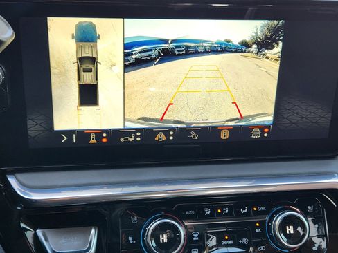 Certified 2024 GMC Sierra 2500 Denali Ultimate AWD/4WD image 8