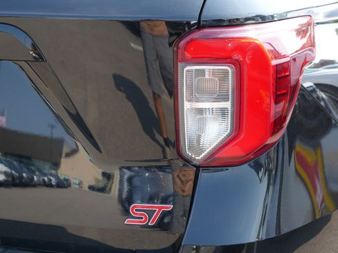 Used 2022 Ford Explorer ST w/ ST Street Pack AWD/4WD image 17