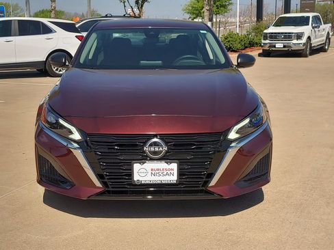 Certified 2024 Nissan Altima 2.5 SV FWD image 5