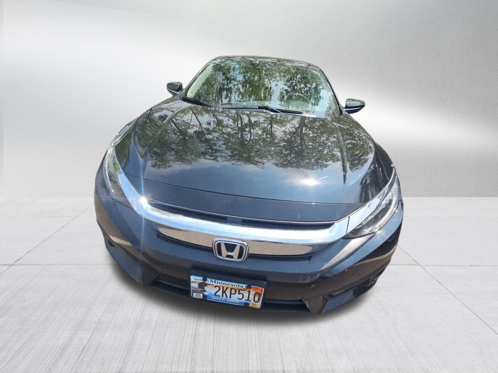 Used 2016 Honda Civic Touring image 2