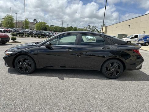 New 2026 Hyundai Elantra SEL Sport Premium FWD image 4