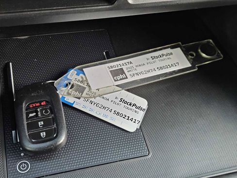 Used 2025 Honda Pilot Touring image 34