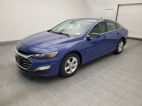 Used 2023 Chevrolet Malibu LS FWD image 2