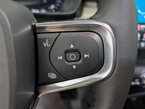 Used 2023 Volvo XC40 B5 Plus w/ Protection Package Premier AWD/4WD image 18