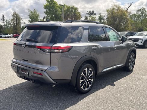 New 2026 Nissan Pathfinder Platinum w/ Cargo Package FWD image 4