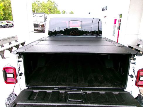 Used 2025 Jeep Gladiator Mojave w/ Safety Group AWD/4WD image 20