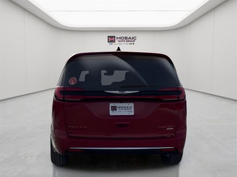 New 2026 Chrysler Pacifica Limited w/ Uconnect Theater Family Group image 6