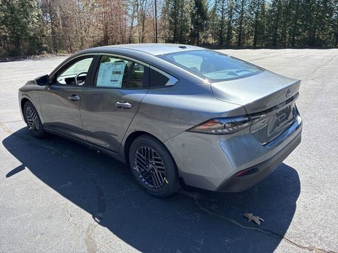 New 2026 Nissan Sentra SV w/ Floor Mat Package FWD image 5