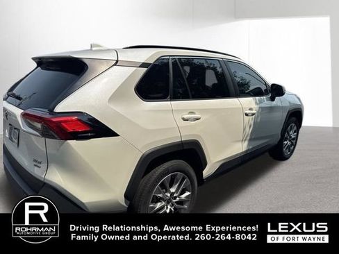 Used 2022 Toyota RAV4 XLE Premium AWD/4WD image 7