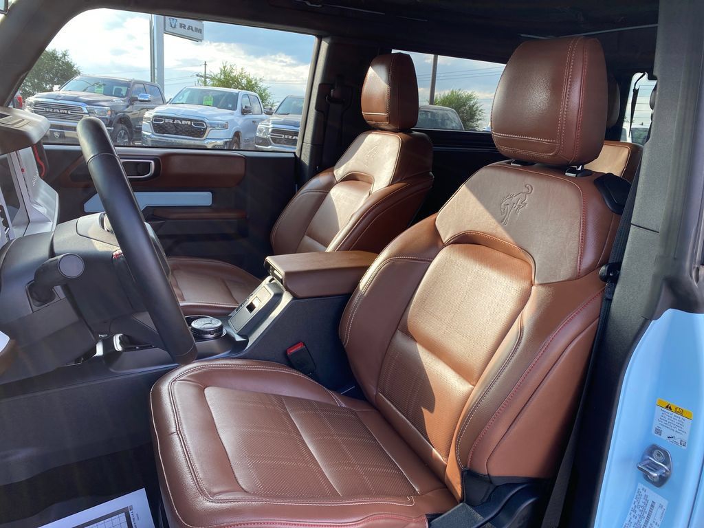 Used 2024 Ford Bronco Heritage Edition AWD/4WD image 10