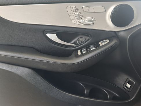 Used 2019 Mercedes-Benz GLC 300 image 17