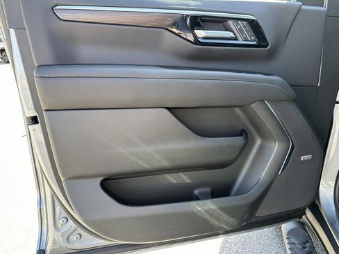 New 2026 Chevrolet Suburban Z71 w/ Comfort Package image 30