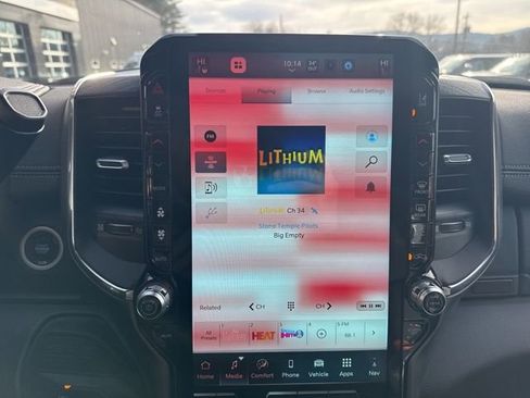 New 2026 RAM 2500 Laramie AWD/4WD image 19