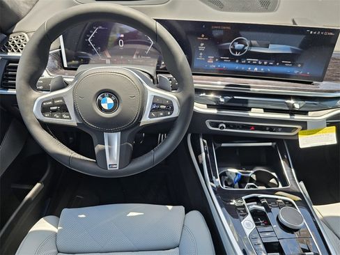 New 2026 BMW X7 xDrive40i w/ M Sport Package image 18