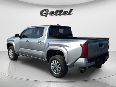 Used 2025 Toyota Tacoma SR5 image 6