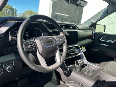 Used 2024 GMC Sierra 1500 Denali w/ Denali Reserve Package AWD/4WD image 17