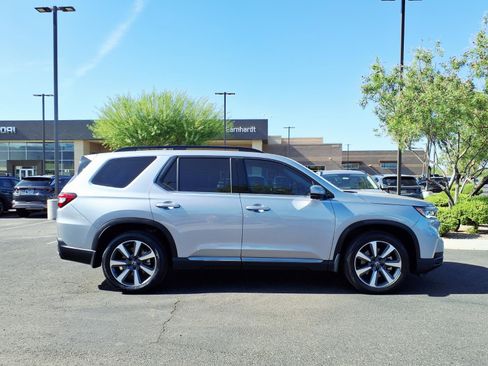 Used 2024 Honda Pilot Elite image 7