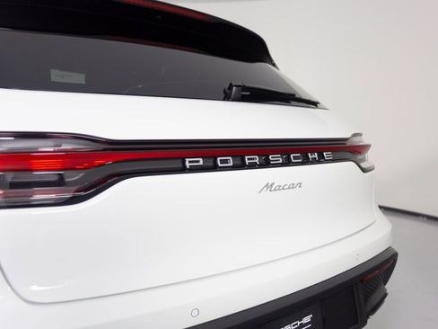 New 2026 Porsche Macan image 37