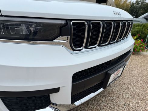 Used 2025 Jeep Grand Cherokee L Laredo w/ Luxury Tech Group I image 2