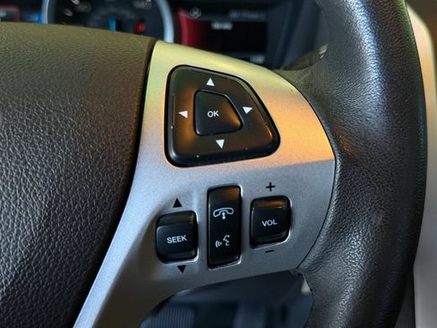 Used 2015 Ford Explorer XLT w/ Equipment Group 202B FWD image 30